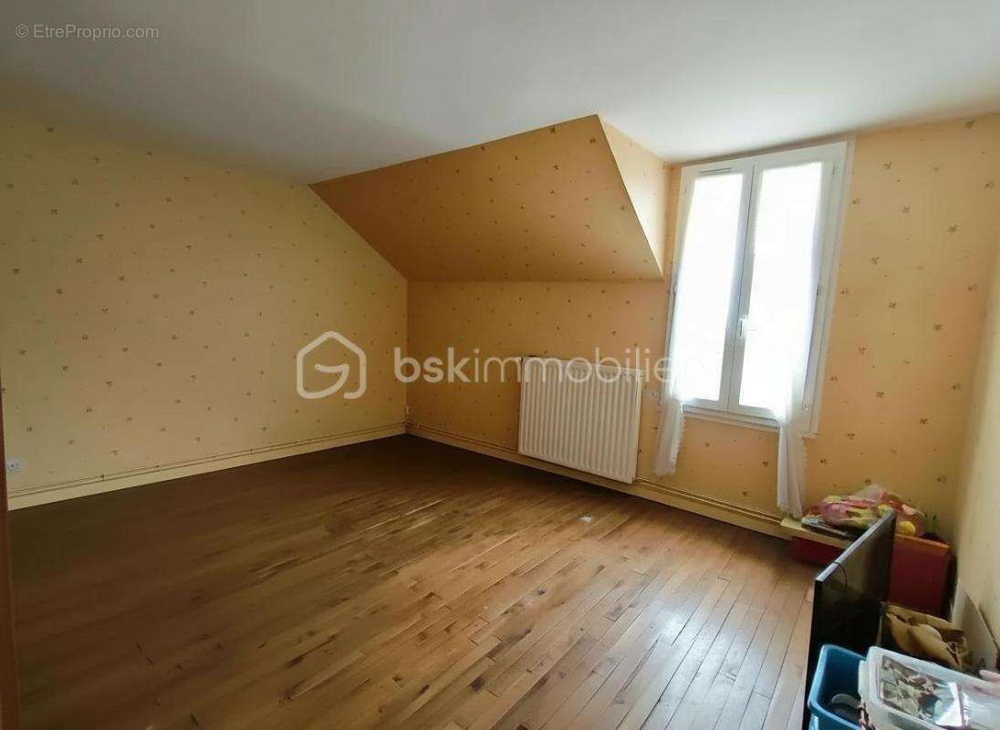 Maison familiale avec dépendance et fort potentiel - photo 7