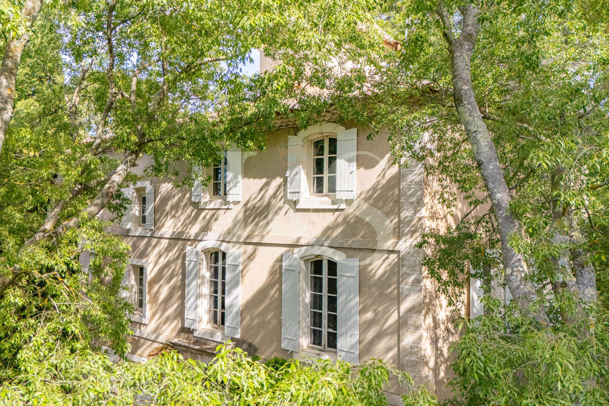 Maison à L'ISLE-SUR-LA-SORGUE