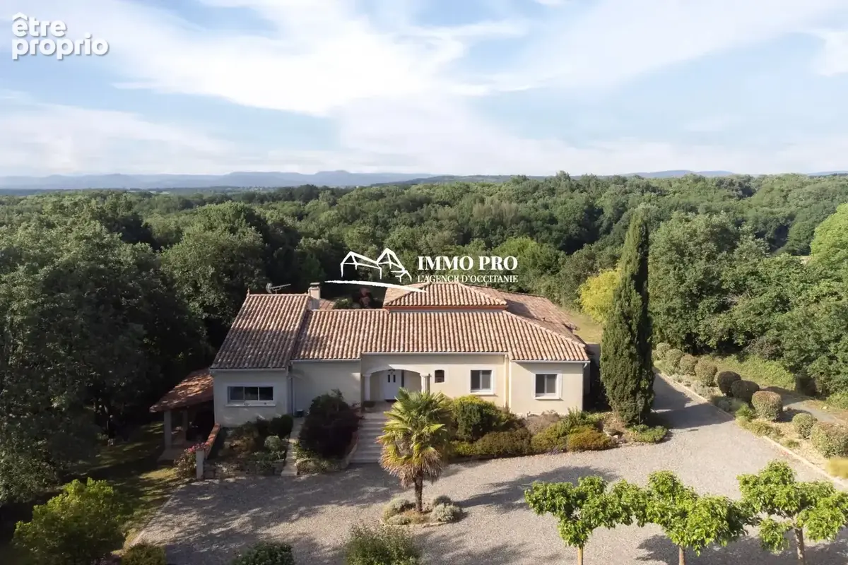 LE FOUSSERET   Villa de 2001 sur 1.4 hectare - photo 3