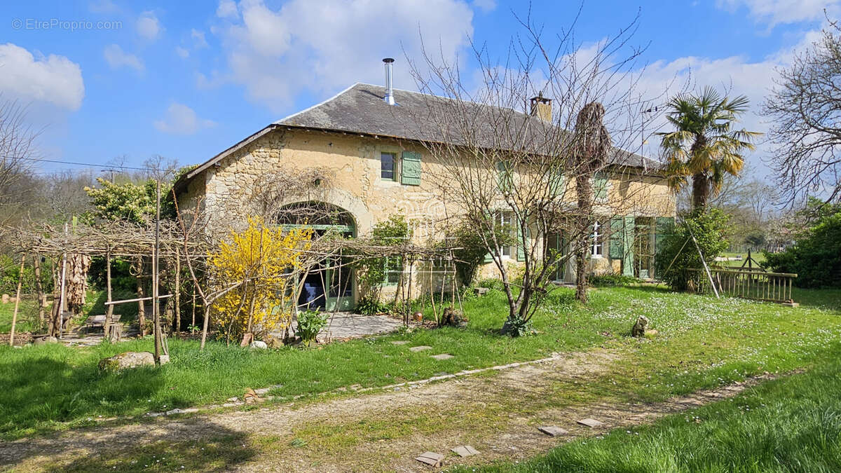 Maison en pierre de 180 m2, 4 chambres - en campagne - secteur eauze - photo 16