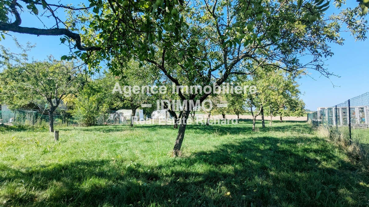 Maison à CORBEILLES