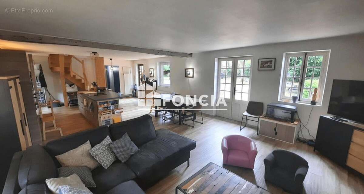Le Mesnil-Jourdain – Belle maison familiale T6 (165 m²) rénovée – 4 chambres – Terrain de 1 228 m² - photo 10