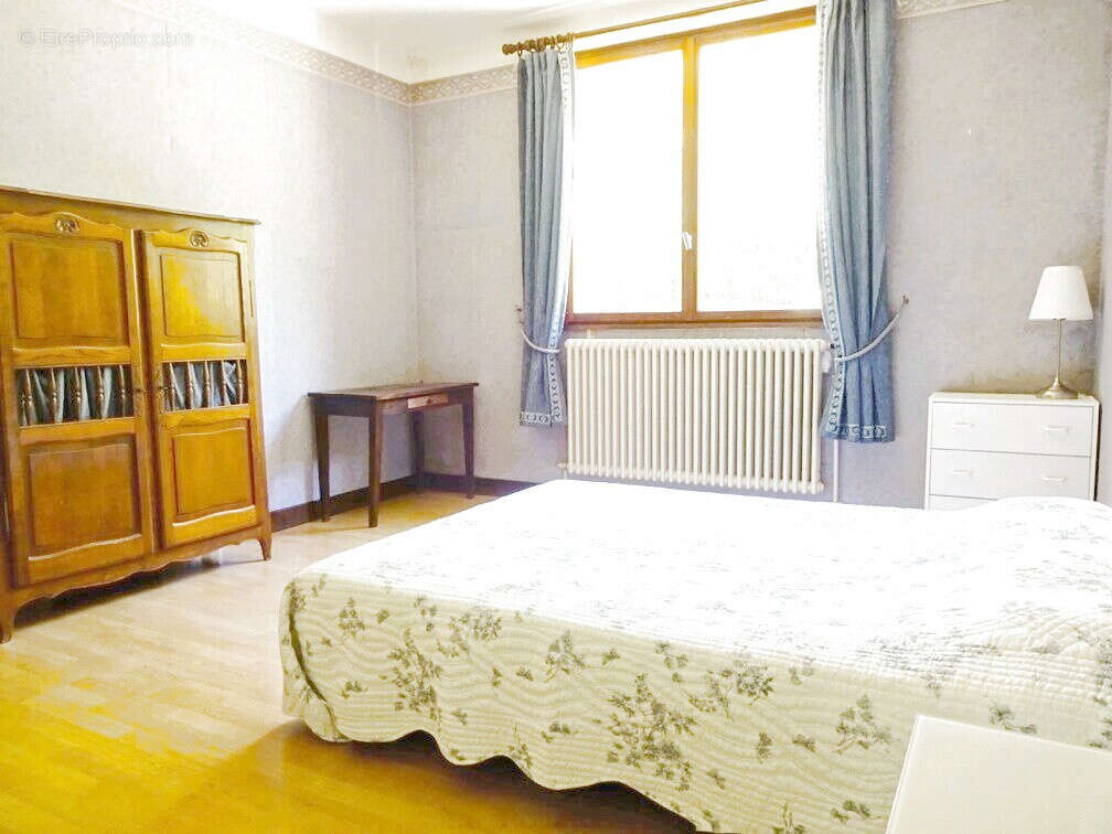 Maison à LACROIX-FALGARDE