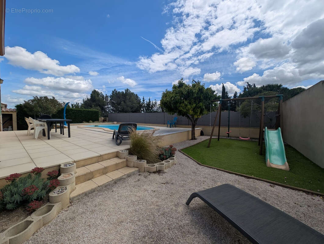 Villa 4 chambres avec piscine et garage dans un quartier calme - photo 4