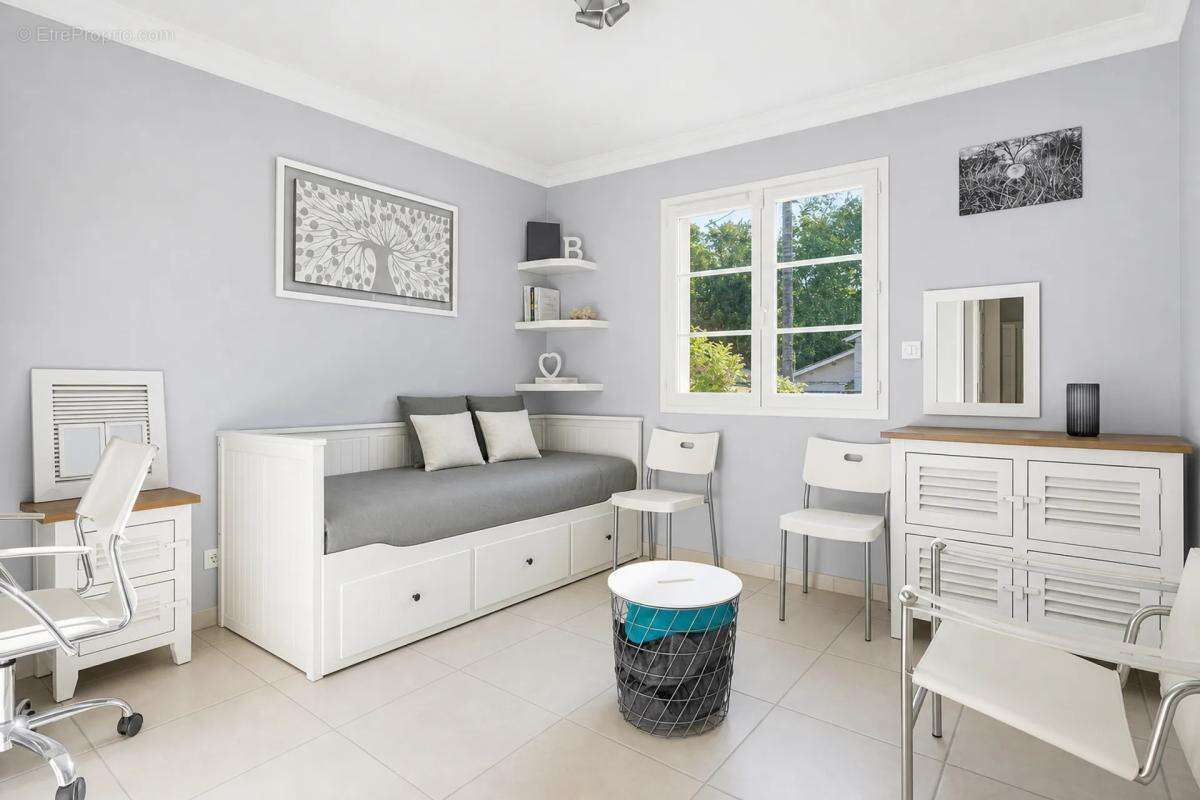 Maison louée 10 pièces 180 m² à Parempuyre - photo 9