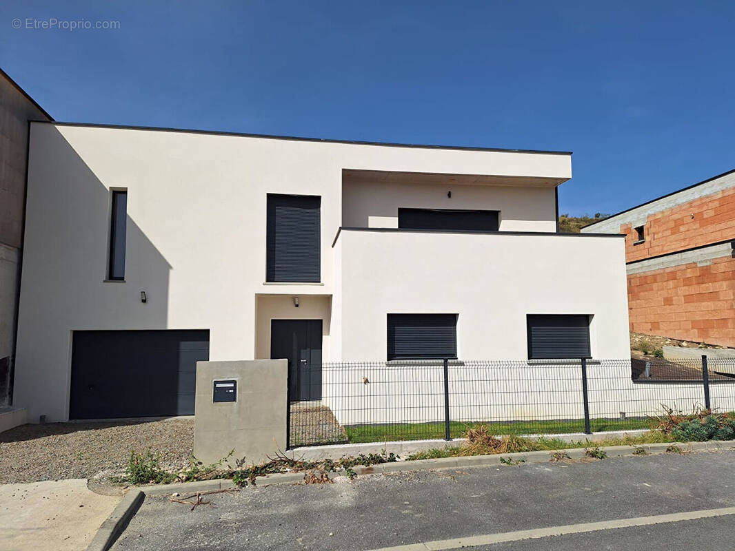 Maison à LES MARTRES-DE-VEYRE