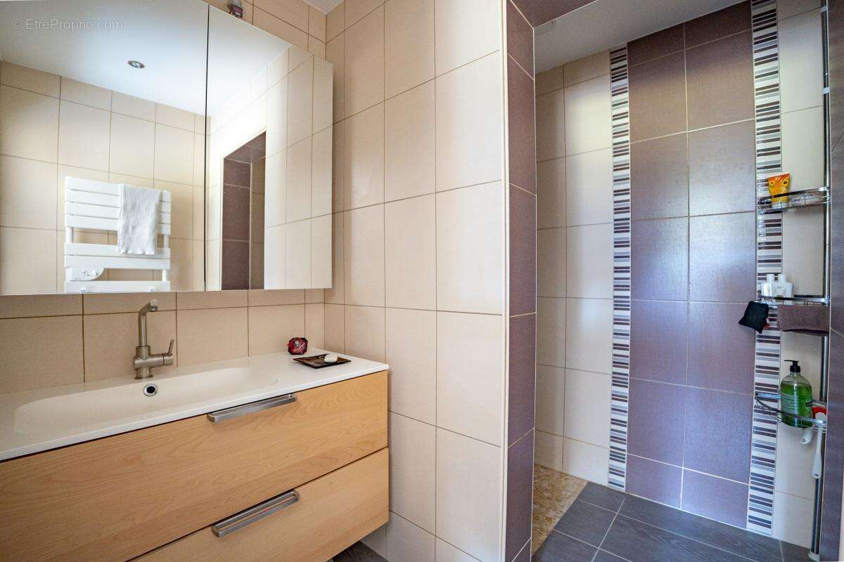 Maison 208 m² à Engins  - photo 9