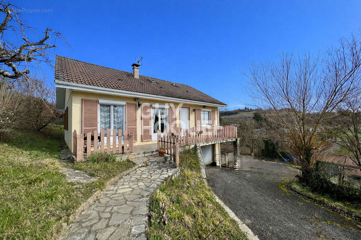 Maison à CHUZELLES