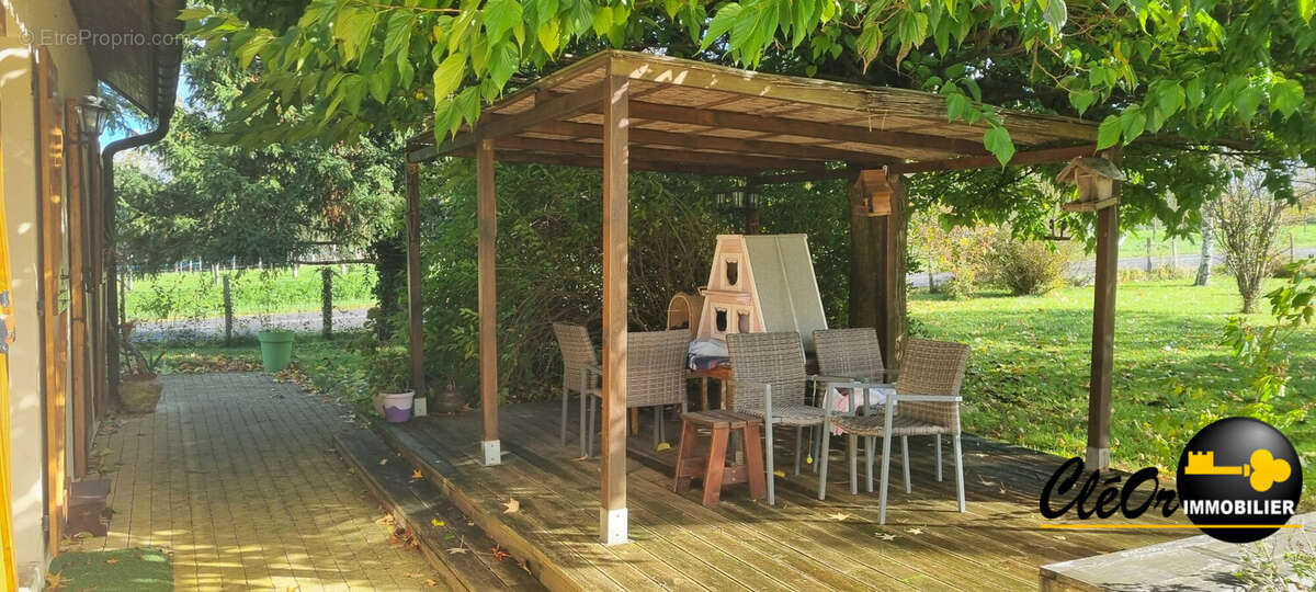 Maison à FRANGY-EN-BRESSE