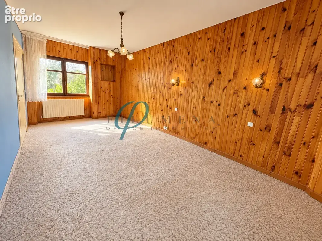 Sucé-sur-Erdre, Maison en pierre de 130 m2 à rénover, 3 chambres, garage et annexes Fort potentiel - photo 8