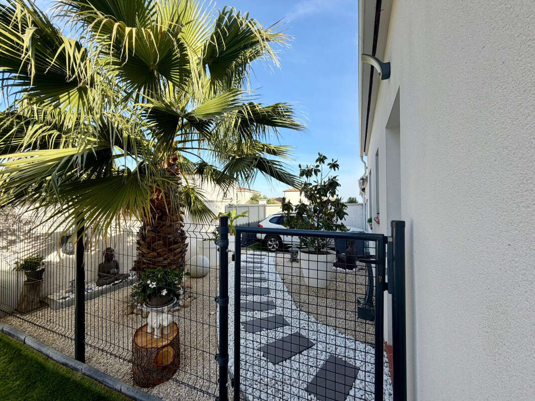 Maison à RESTINCLIERES