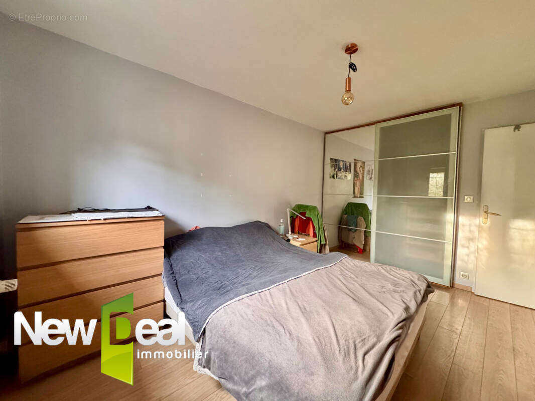 Plain pied individuel / 4 chambres et 1 bureau / garage - photo 7