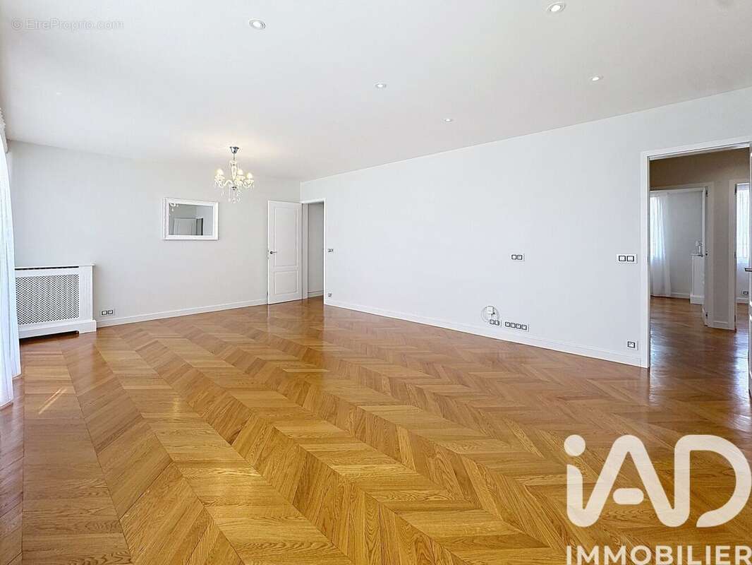 Photo 4 - Appartement à SURESNES
