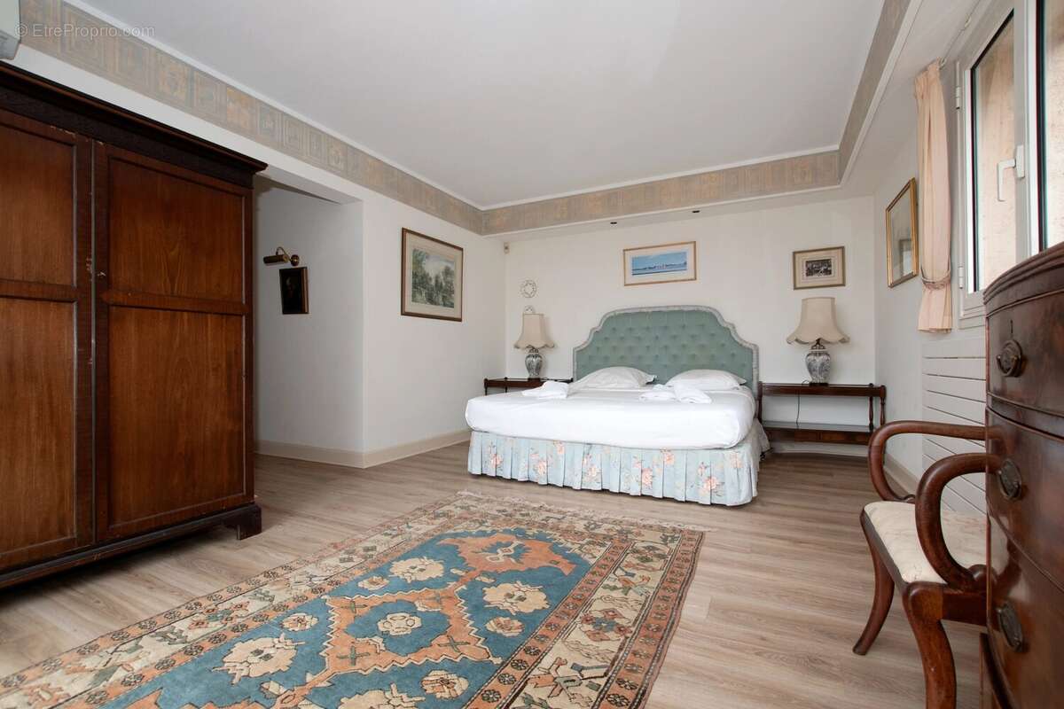 Maison à MANDELIEU-LA-NAPOULE