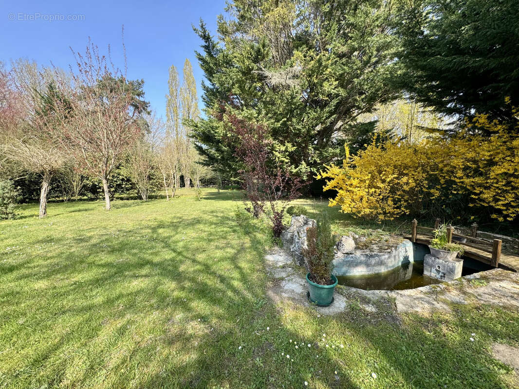 Maison à NOYERS