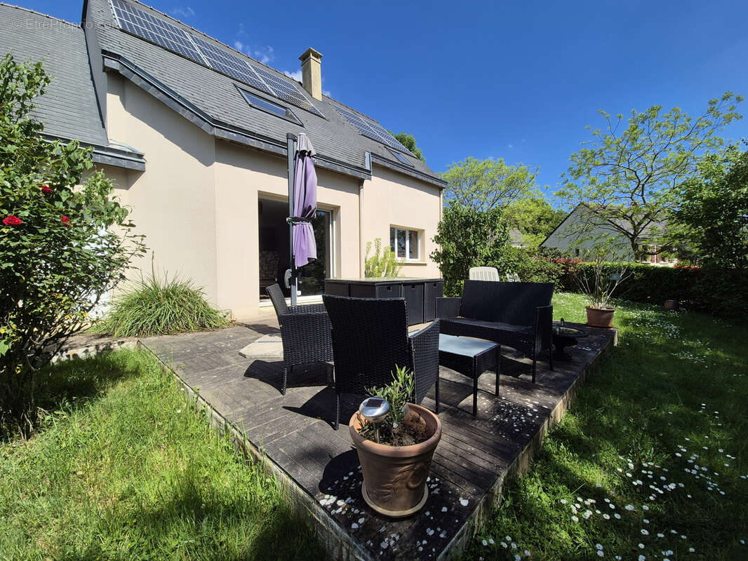 À VENDRE   CONTEMPORAINE 120 M2 À 10 Minutes de SABLÉ  'Une maison lumineuse, économique et moderne'. - photo 2