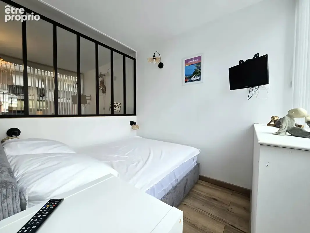 Très beau studio rénové au cœur du lavandou - photo 5