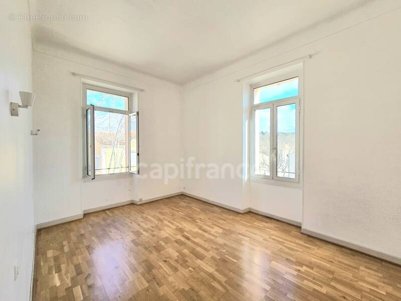 Appartement à SAINT-CYR-SUR-MER