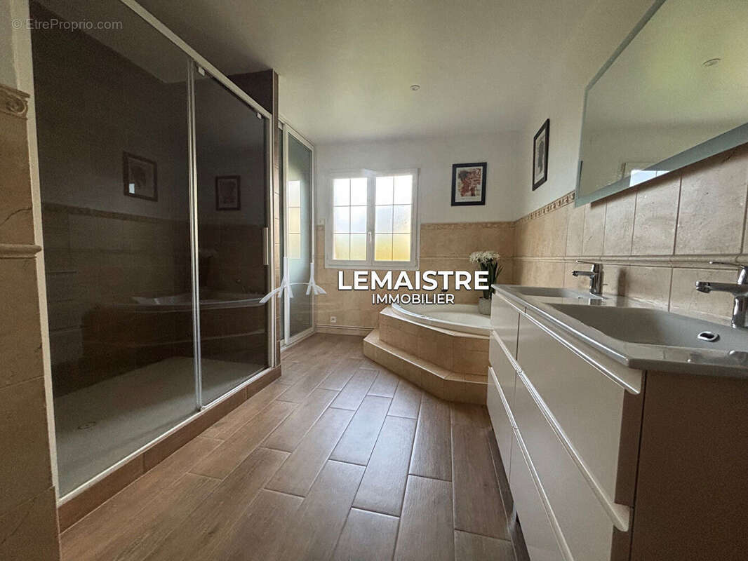 Maison à OCTEVILLE-SUR-MER