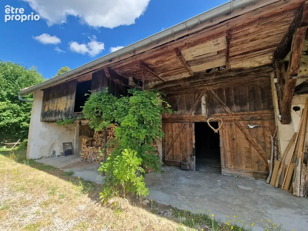 Maison en pierre 175 m2 avec annexes VALROMEY-SUR-SERAN - photo 13