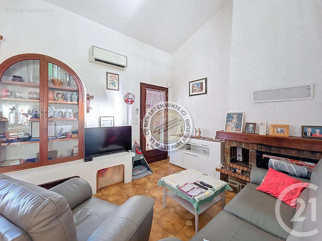 Maison à SAINT-LAURENT-DE-LA-SALANQUE