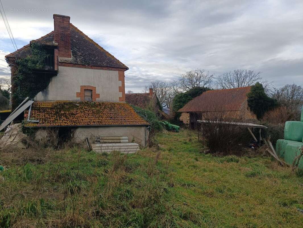 Maison à SAINT-DESIRE