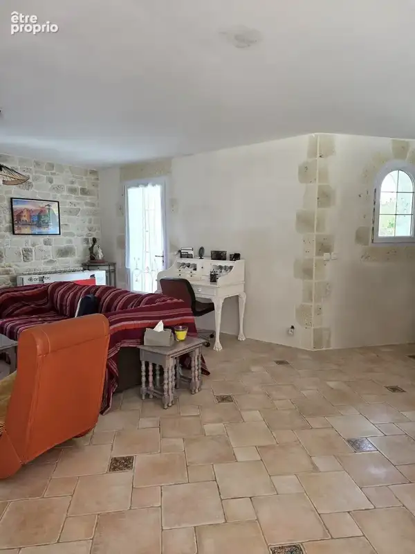 Maison de charme avec dépendance et piscine à Breuillet - photo 4