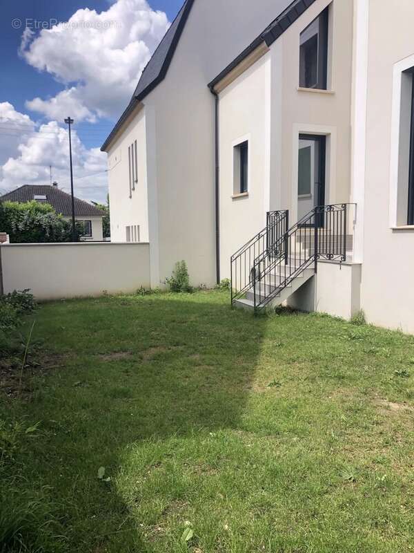 Maison à SARTROUVILLE