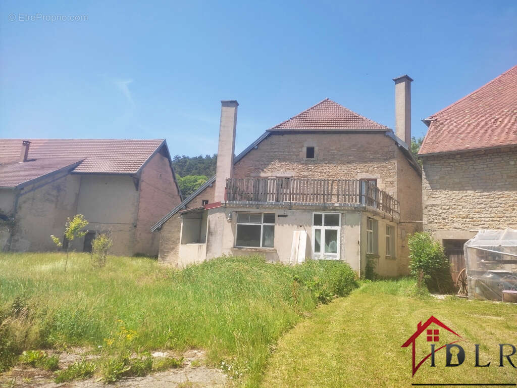 Ferme du XVIIIe siècle à rénover avec logement habitable et - photo 5