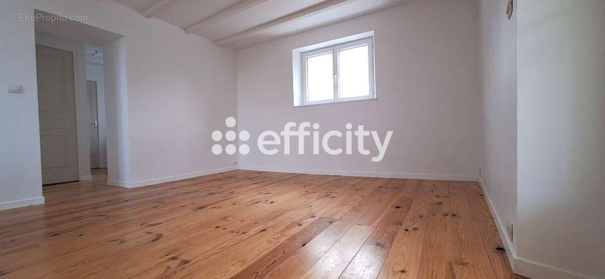Maison 69 m² à Huriel  - photo 5