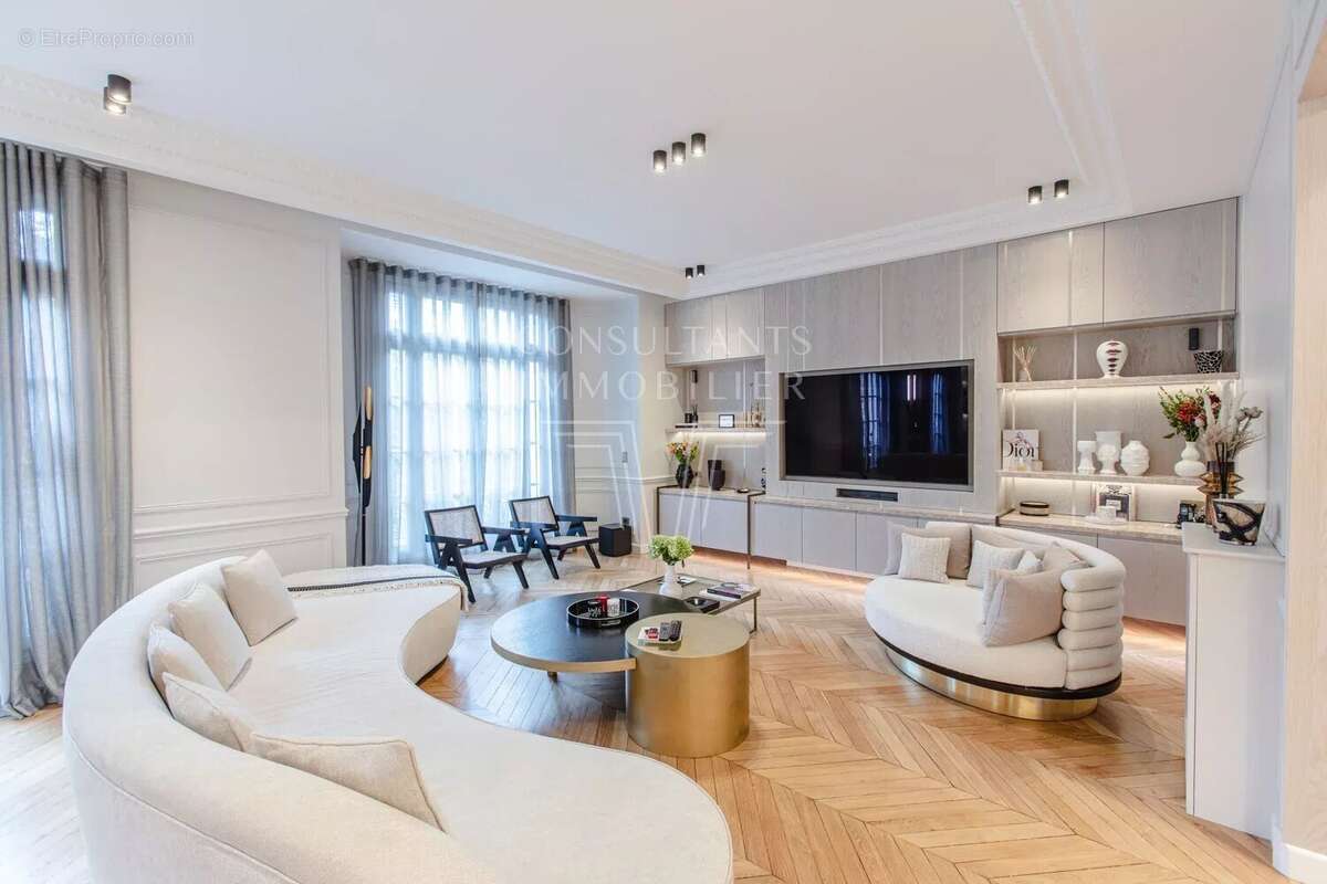 Appartement à PARIS-17E