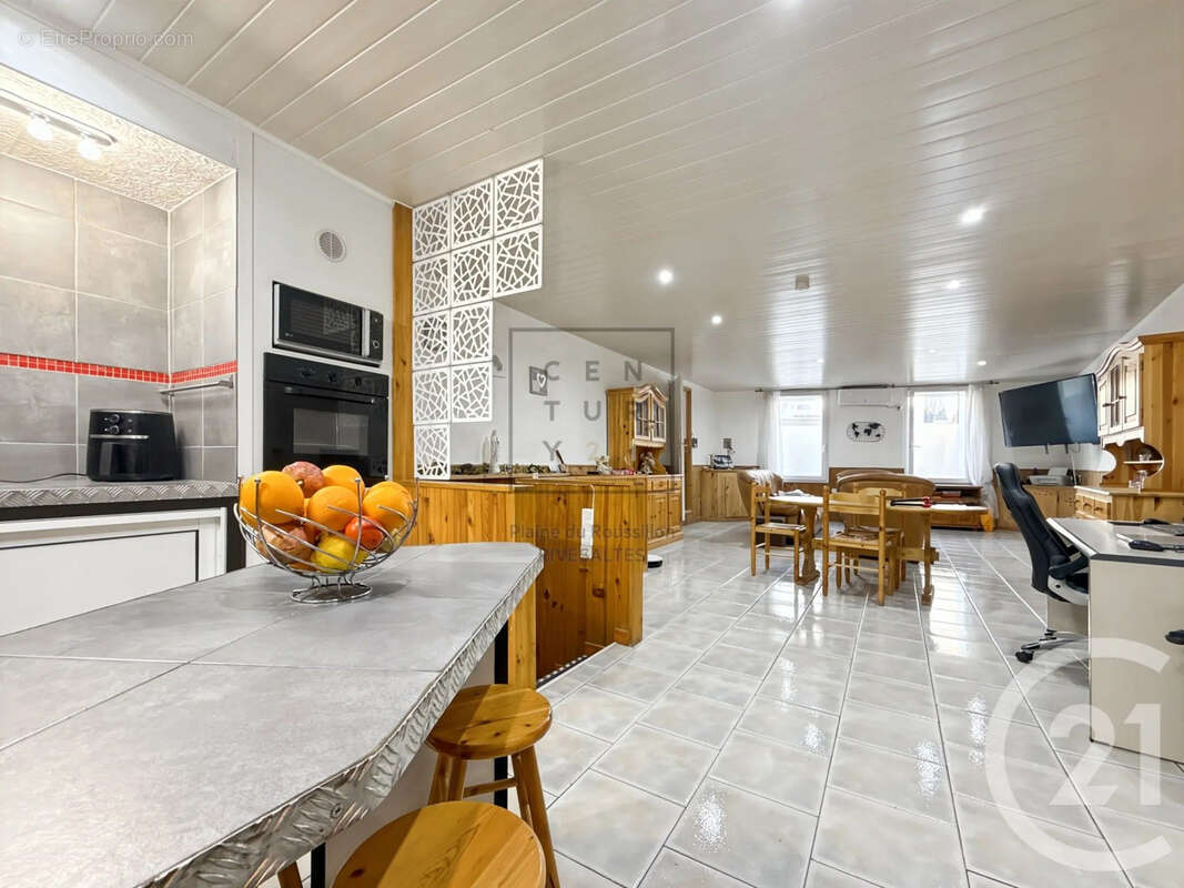 Maison à PEYRESTORTES