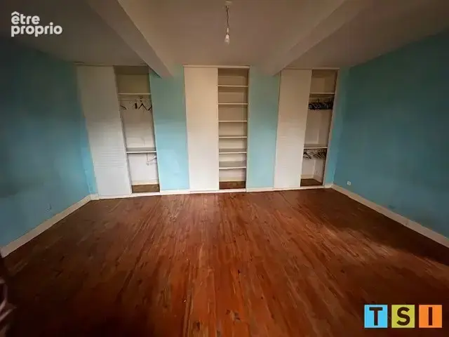 Maison avec dépendances et terrain. - photo 8