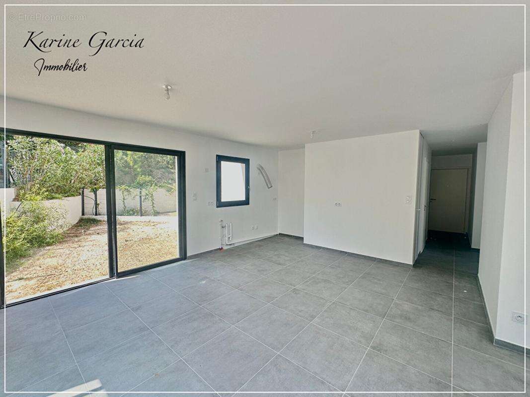 Appartement à SIX-FOURS-LES-PLAGES