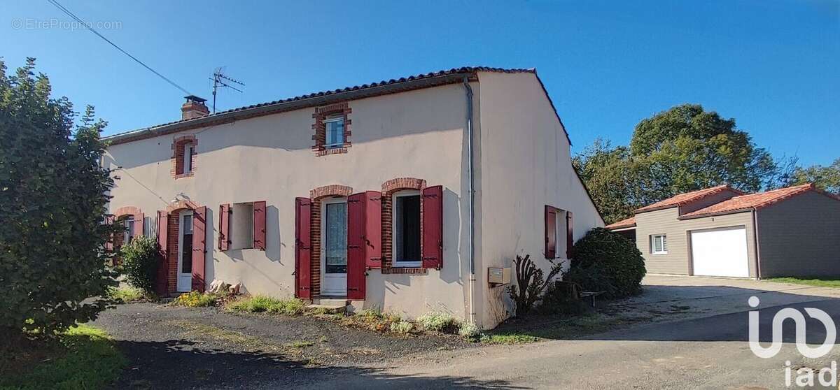 Maison 140 m² à Chavagnes-En-Paillers  - photo 2