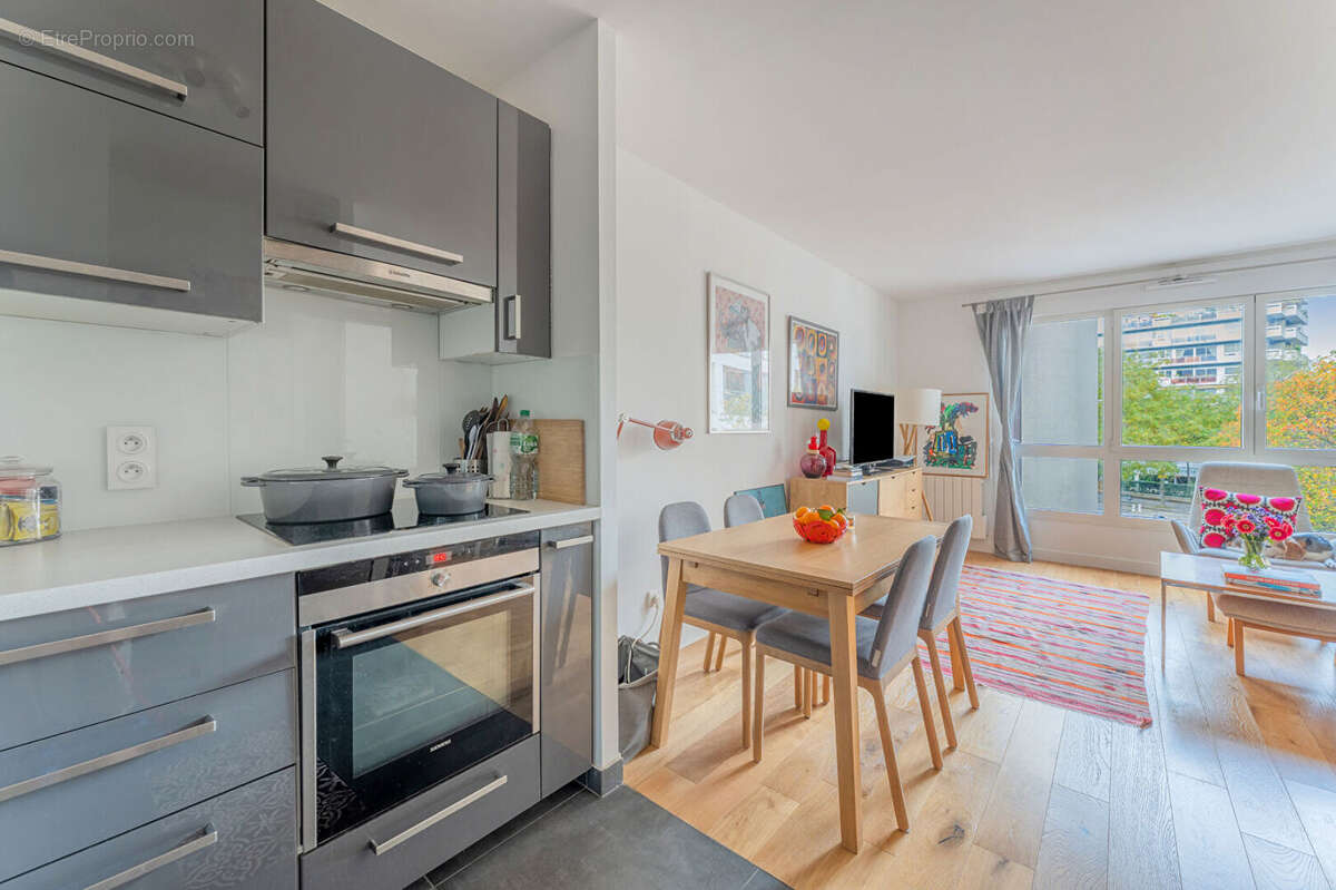 Appartement à PARIS-15E