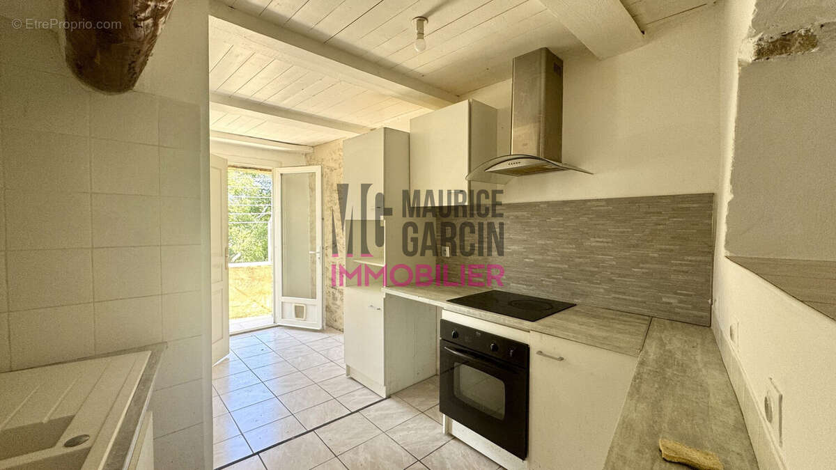 Maison 142 m² à La Roque-Sur-Pernes  - photo 5