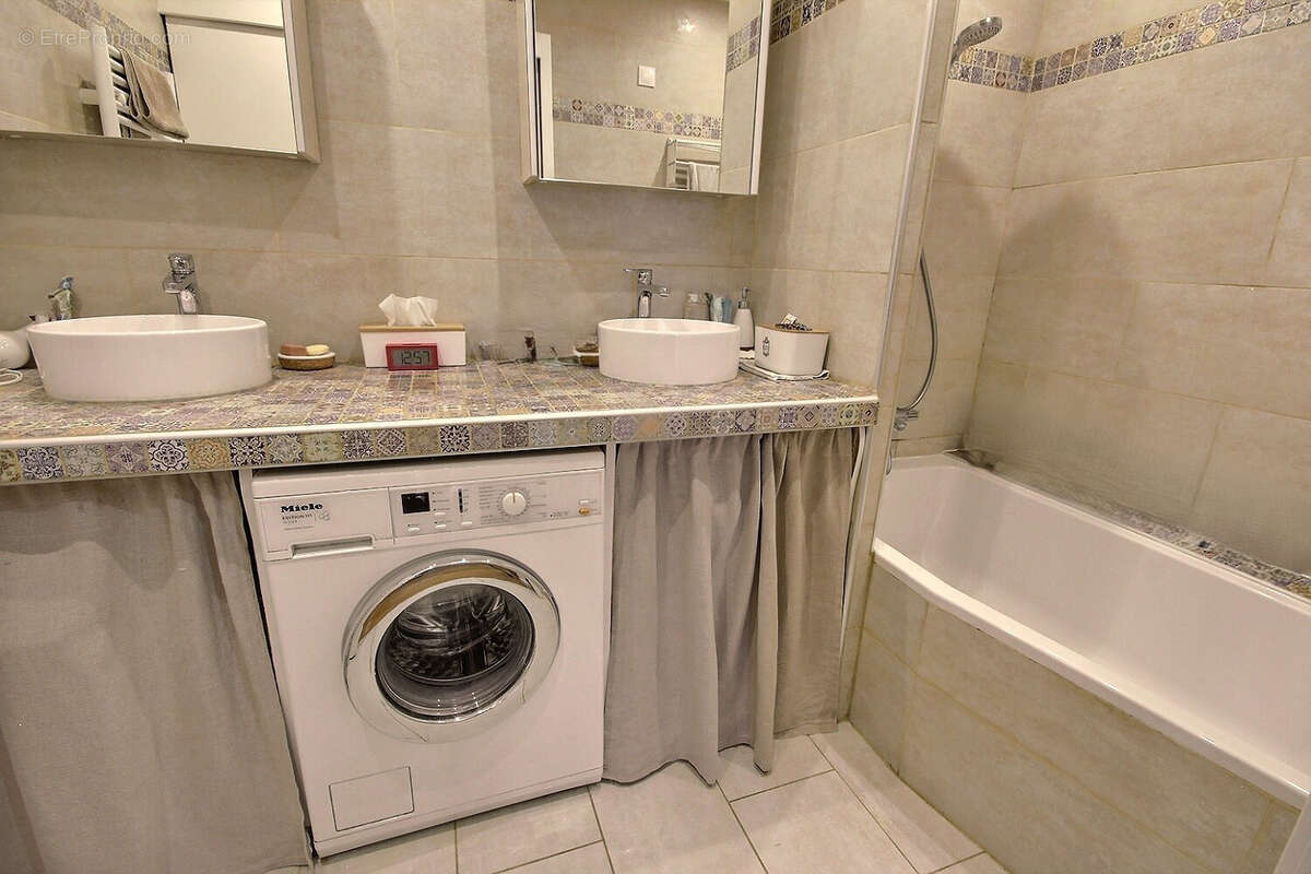 Appartement à PARIS-3E
