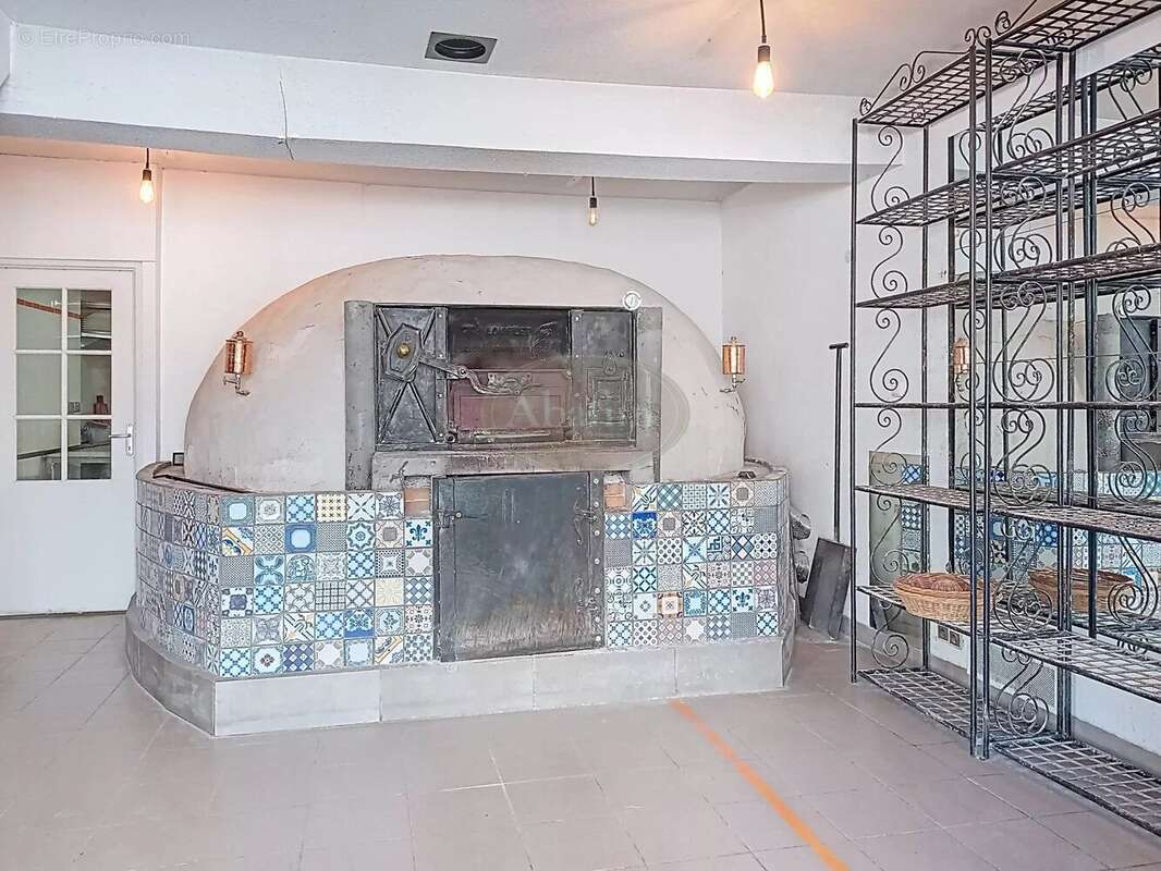 Commerce à AURIGNAC