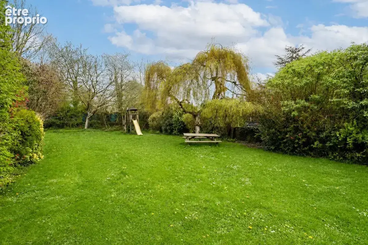 Maison spacieuse avec jardin et garages - photo 5