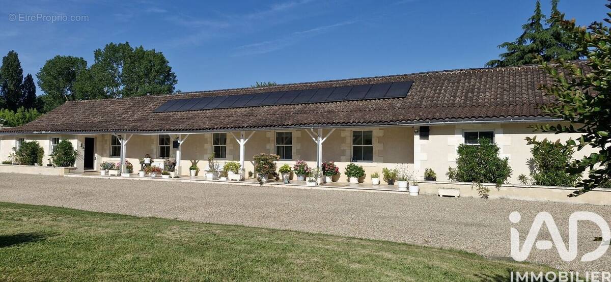 Photo 1 - Maison à SAINT-SEURIN-DE-PRATS
