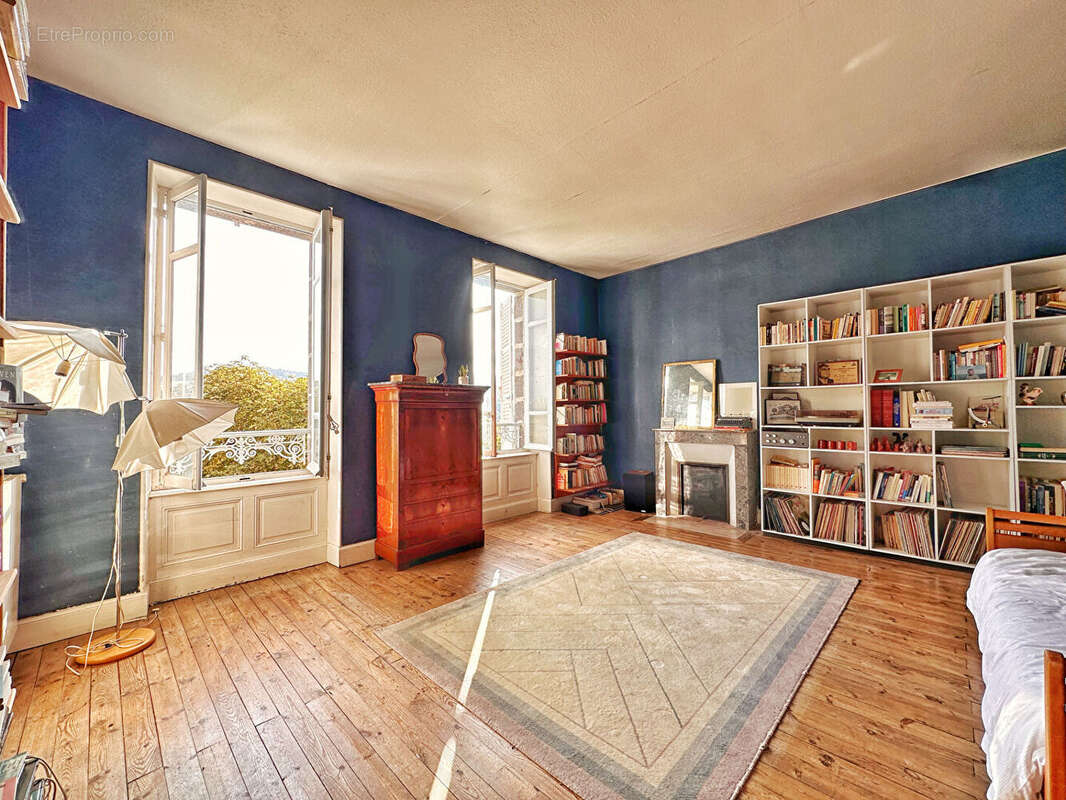 Maison à LA ROCHE-BLANCHE