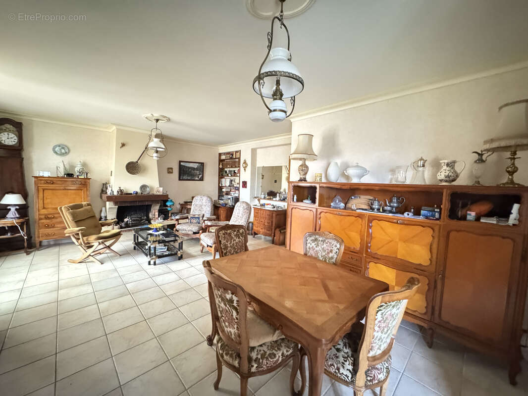 Maison à SAINT-BONNET-LA-RIVIERE
