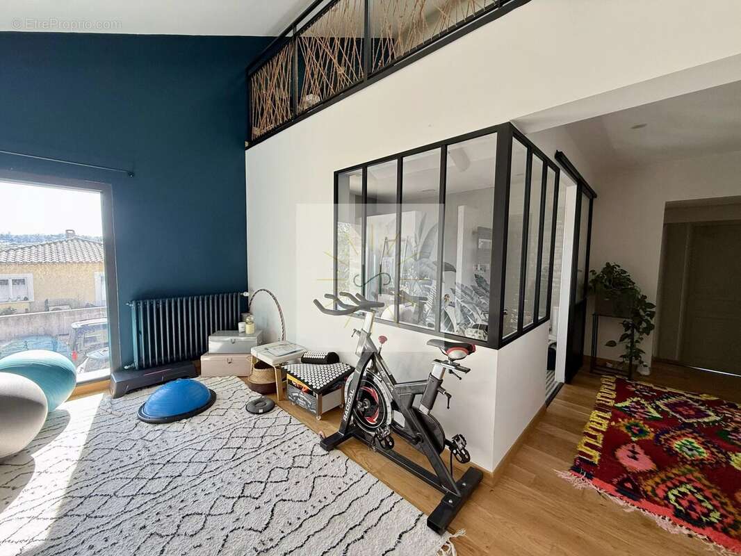 Maison à MONTELIMAR