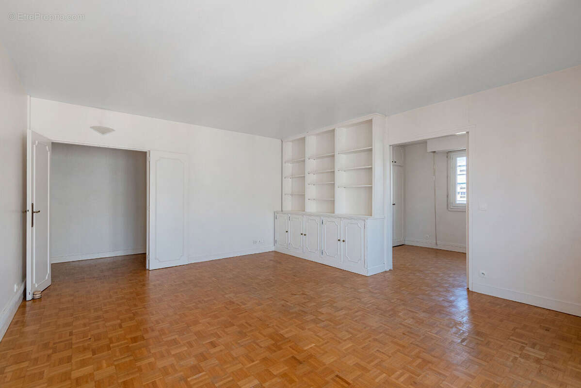 Appartement à PARIS-15E
