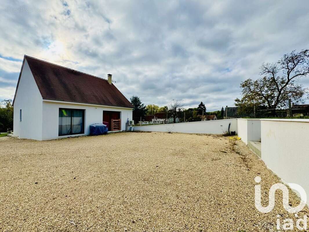 Maison 101 m² à Lye  - photo 9