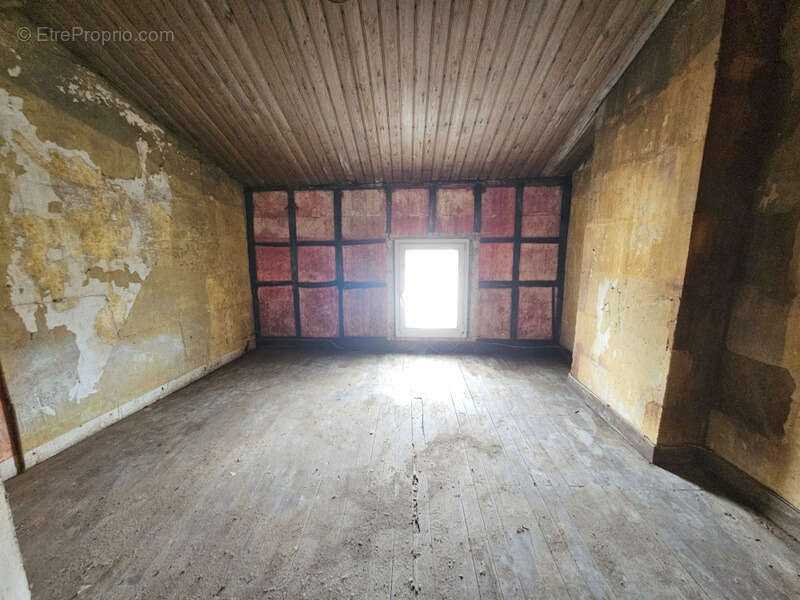 Maison à GOND-PONTOUVRE