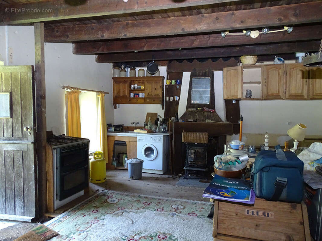 CÔTES-D'ARMOR.  Maison individuelle en pierre à rénover, proche de Saint-Nicolas-du-Pélem - photo 8