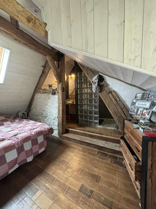 Maison à NOUANS-LES-FONTAINES