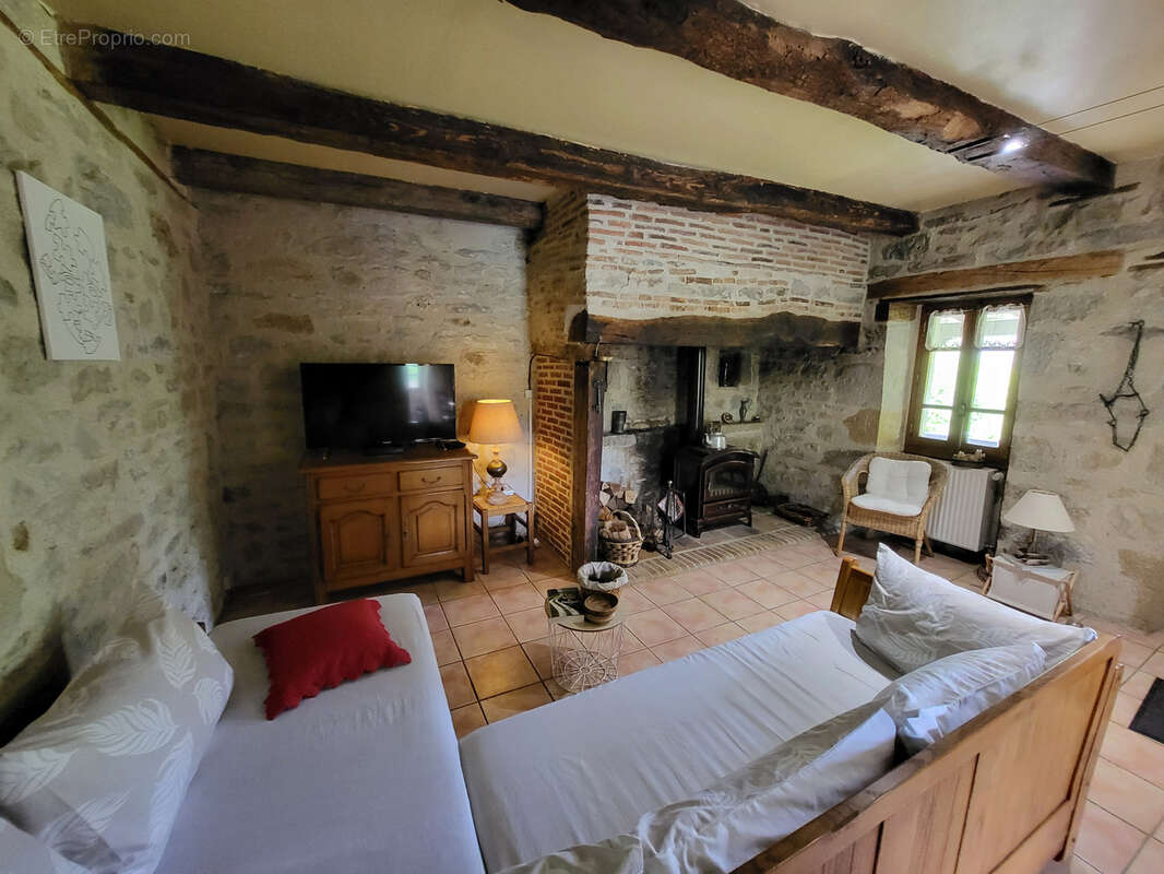 Maison quercynoise avec jardin et dépendance - photo 2